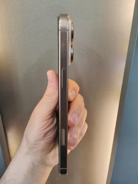 iPhone 16 Pro Max 256 GB | %100 Pil | Çöl Titanyum Görseli - 3