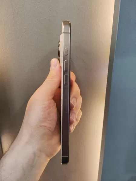 Apple iPhone 16 Pro Max 256 GB Çöl Titanyum Görseli - 4