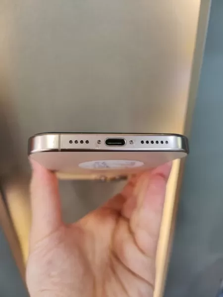 Apple iPhone 16 Pro Max 256 GB Çöl Titanyum Görseli - 5