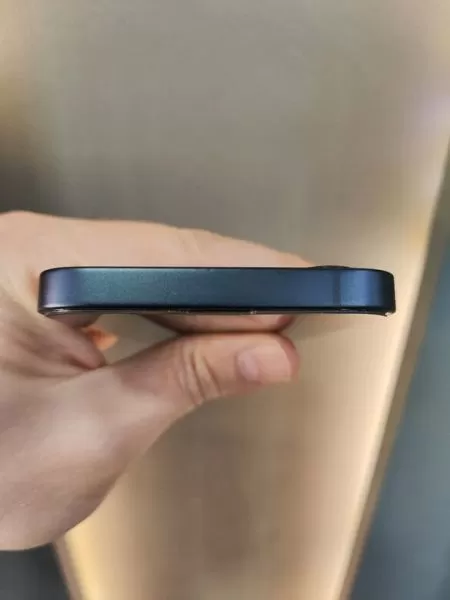 iPhone 16E 128 GB Görseli - 7