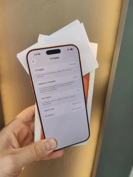 Apple iPhone 17 Pro Max 256 GB Kozmik Turuncu Görseli - 2
