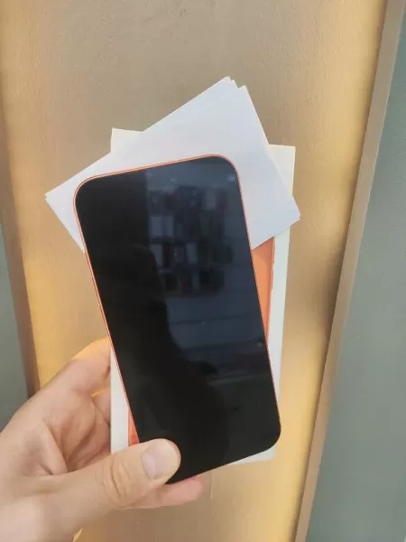 Apple iPhone 17 Pro Max 256 GB Kozmik Turuncu Görseli - 3