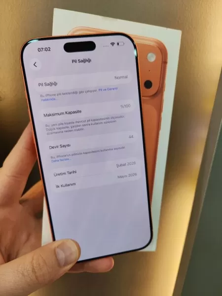 Apple iPhone 17 Pro Max 512 GB - Kozmik Turuncu Görseli - 2