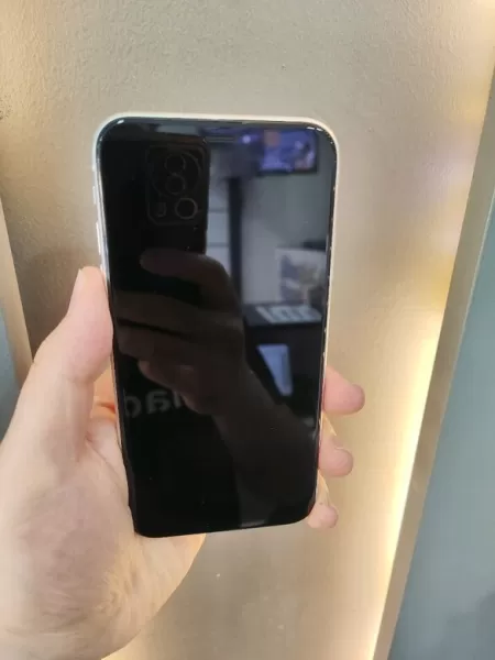 Apple iPhone XR 64 GB Görseli - 2