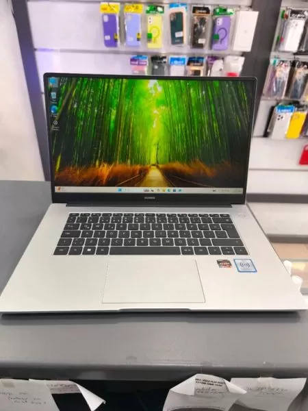 Huawei MateBook Ryzen 5 5500U 8GB/500GB SSD - İkinci El Görseli - 1