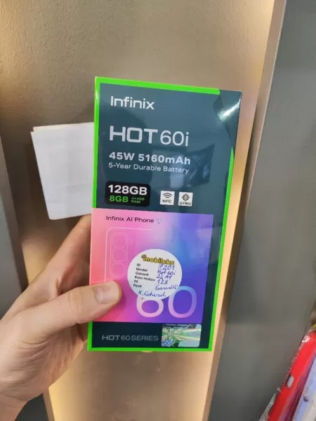 Infinix Hot 60i 128 GB Siyah Görseli - 1
