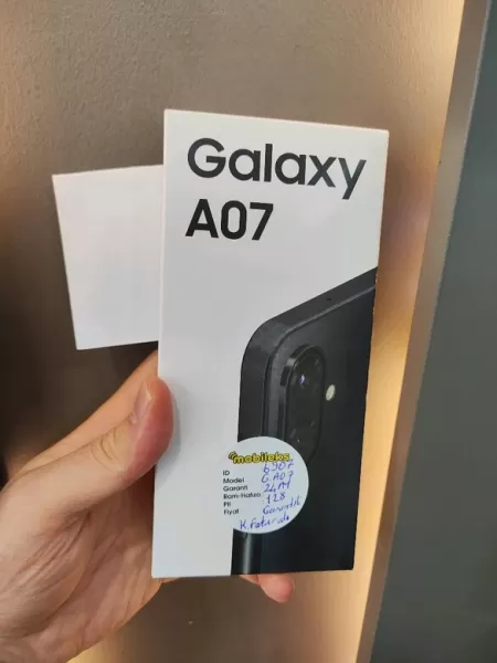 Sıfır Kapalı Kutu Samsung Galaxy A06 128 GB - Sıfır Kapalı Kutu