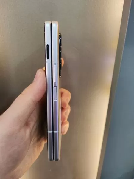 Samsung Galaxy Z Fold3 256GB Gümüş - Sorunsuz İkinci El Görseli - 3