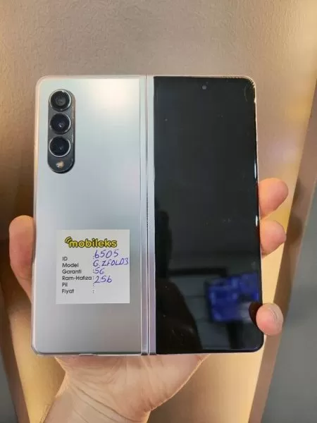 Samsung Galaxy Z Fold3 256GB Gümüş - Sorunsuz İkinci El Görseli - 1