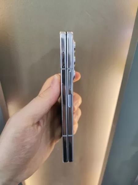 Samsung Galaxy Z Fold 5 256 GB Mavi Görseli - 3